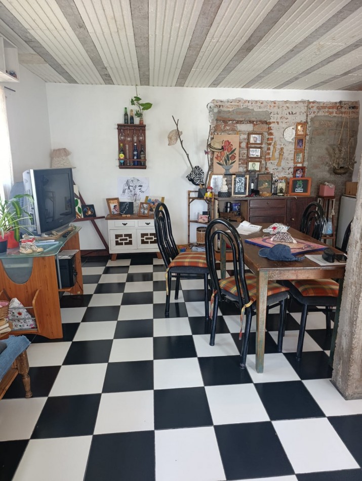 En venta hermosa propiedad en esquina desarrollada en dos plantas 