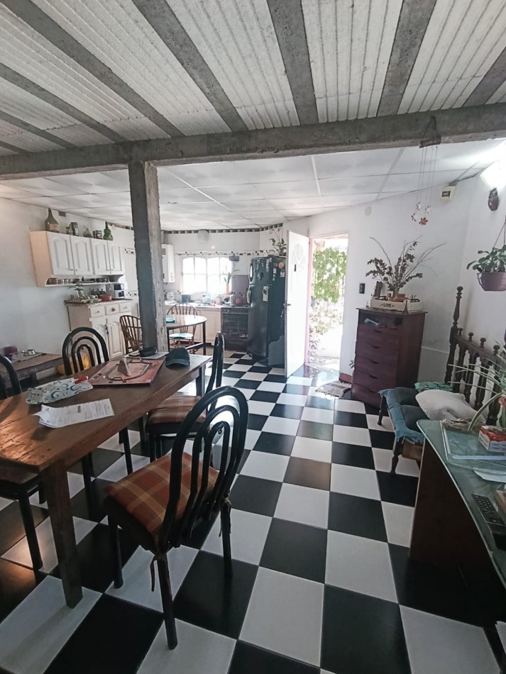 En venta hermosa propiedad en esquina desarrollada en dos plantas 