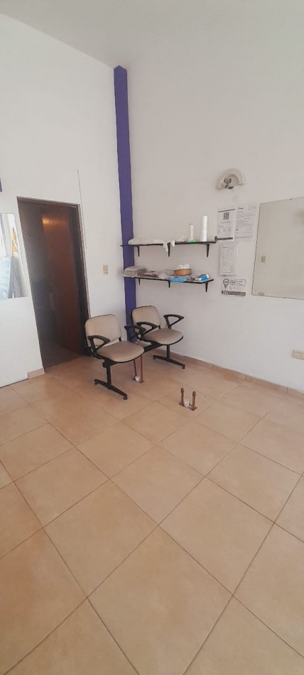 Se alquila local comercial calle Echague 