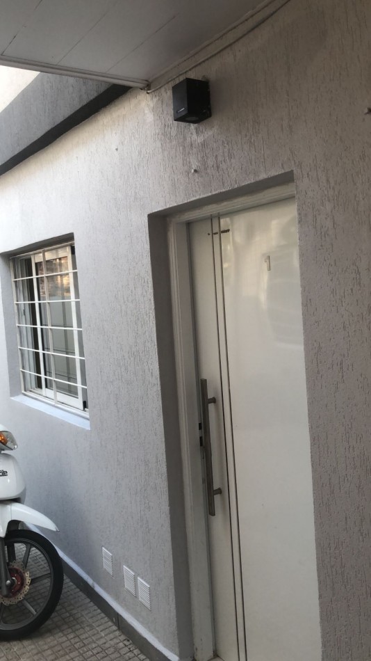 Se alquila departamento planta baja cercano al centro 