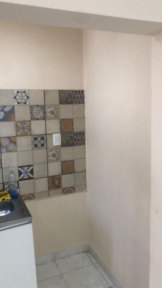 Se alquila departamento planta baja cercano al centro 