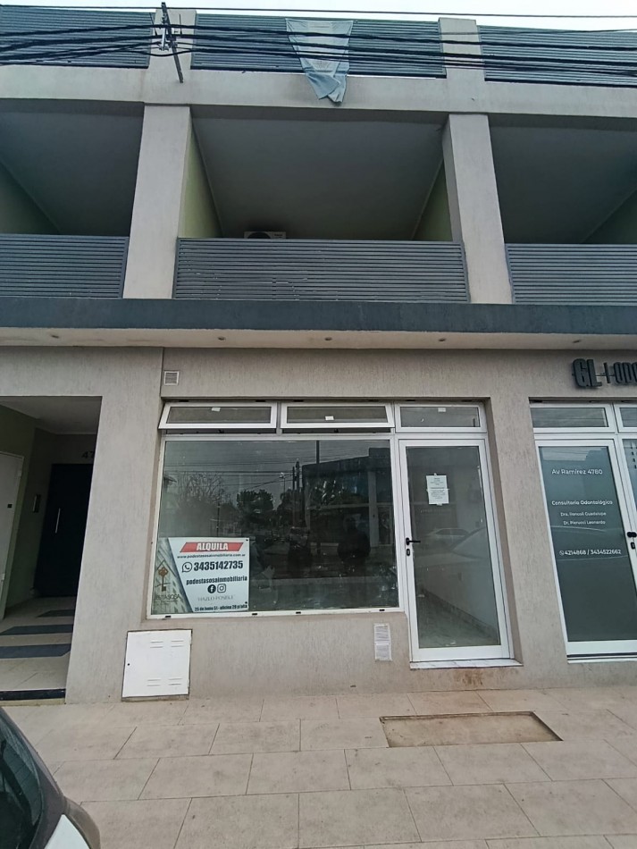 Se alquila amplio local comercial Ramirez sur a estrenar 