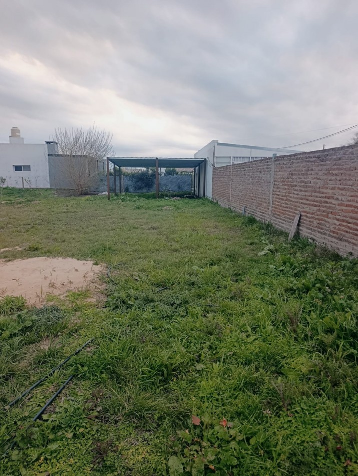 En venta terreno con quincho a terminar y pileta Oportunidad se viene el veranito