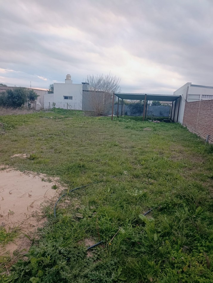 En venta terreno con quincho a terminar y pileta Oportunidad se viene el veranito