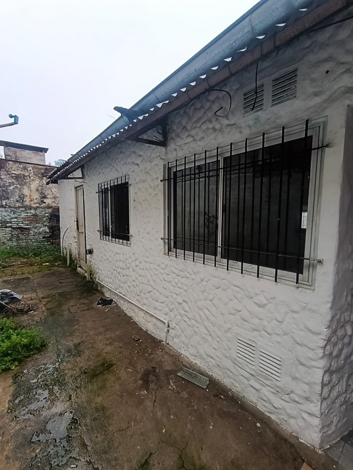 En venta oportunidad de inversion a refaccionar ideal rentas 
