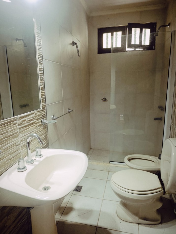 En venta hermosa casa zona Saenz Peña primer nivel 