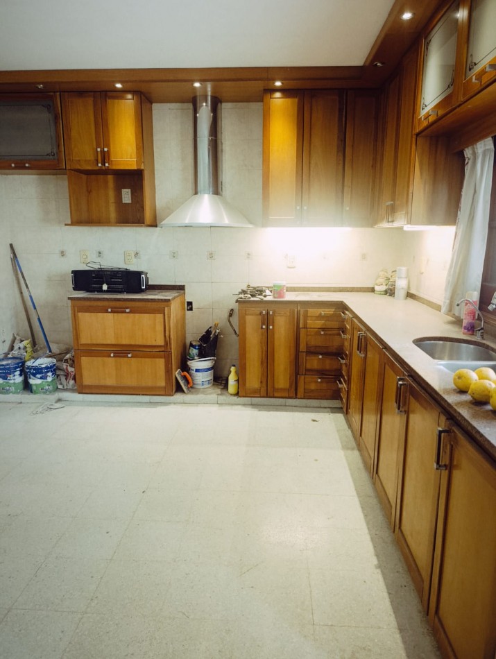 En venta hermosa casa zona Saenz Peña primer nivel 