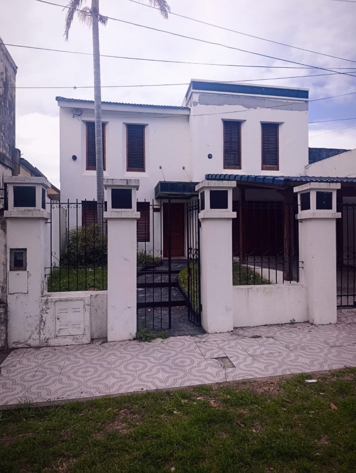 En venta hermosa casa zona Saenz Peña primer nivel 