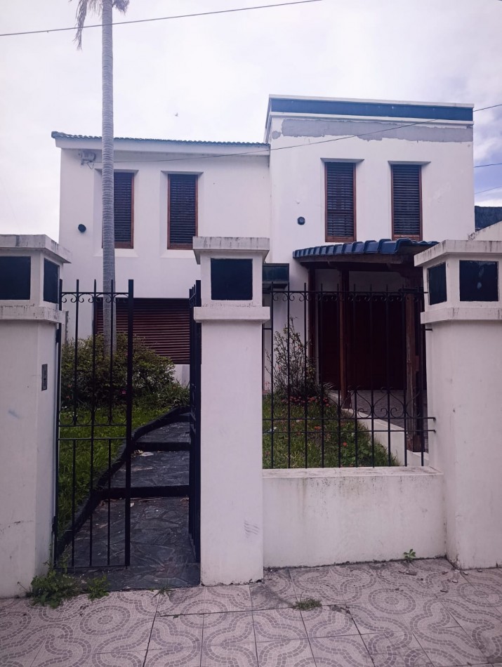 En venta hermosa casa zona Saenz Peña primer nivel 