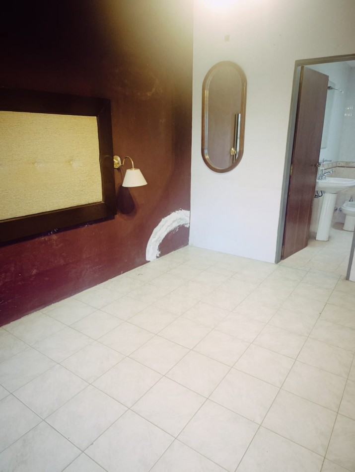 En venta hermosa casa zona Saenz Peña primer nivel 