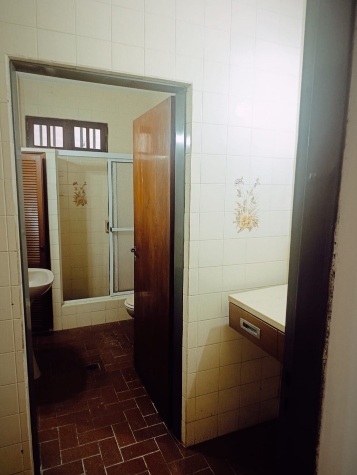 En venta hermosa casa zona Saenz Peña primer nivel 