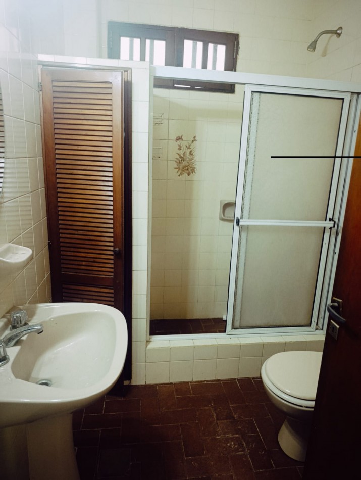 En venta hermosa casa zona Saenz Peña primer nivel 