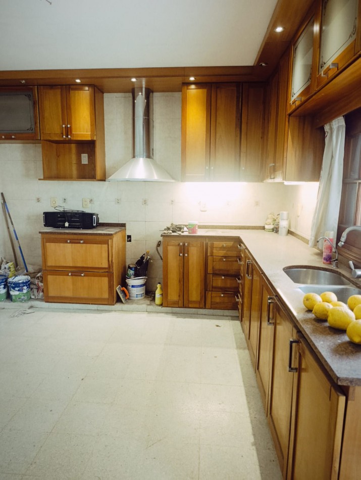En venta hermosa casa zona Saenz Peña primer nivel 