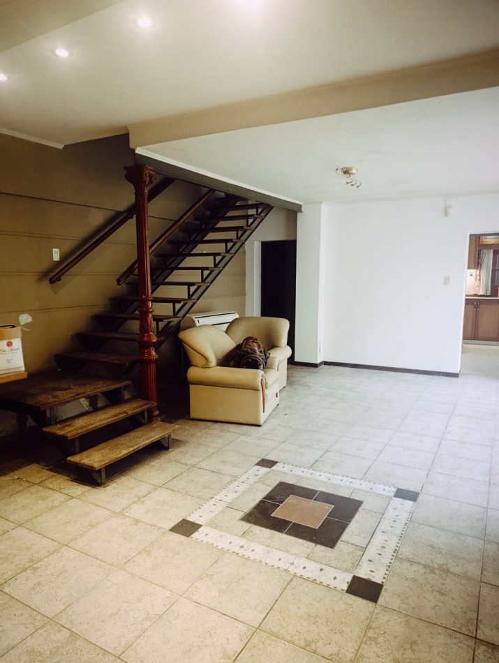 En venta hermosa casa zona Saenz Peña primer nivel 