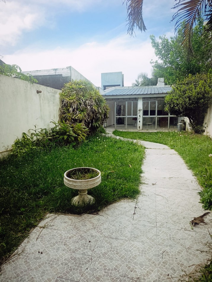 En venta hermosa casa zona Saenz Peña primer nivel 