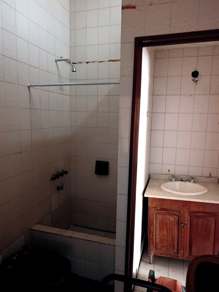 En venta propiedad sobre esquina Provincias Unidas y Tte. Gimenez 