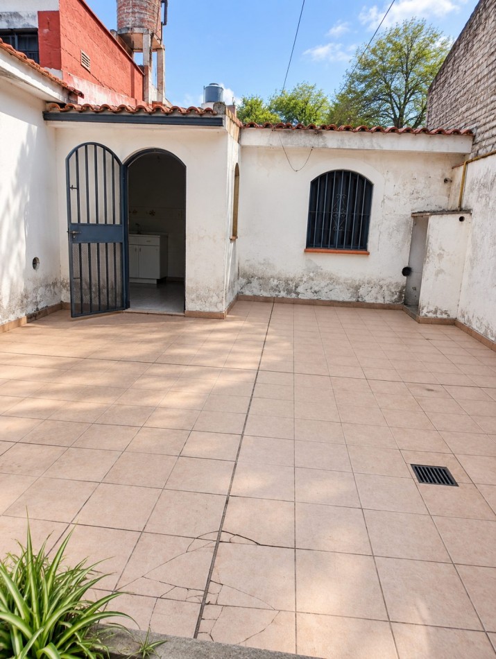 En venta propiedad sobre esquina Provincias Unidas y Tte. Gimenez 