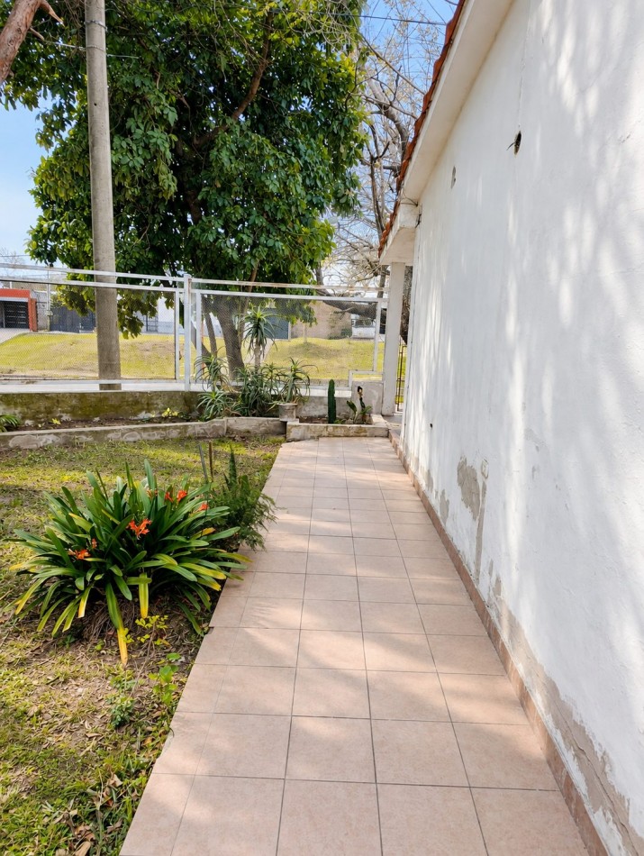 En venta propiedad sobre esquina Provincias Unidas y Tte. Gimenez 