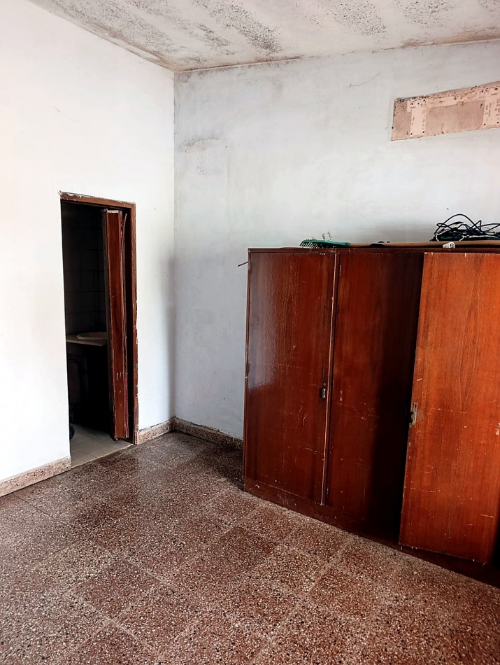 En venta propiedad sobre esquina Provincias Unidas y Tte. Gimenez 