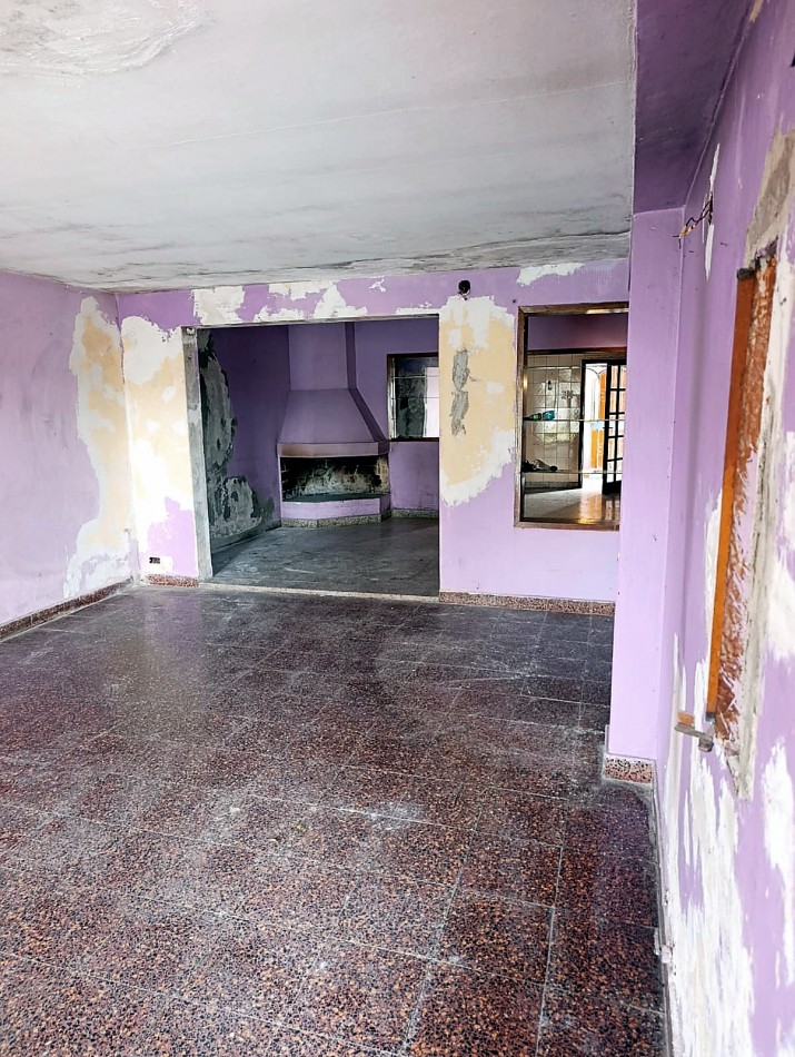 En venta propiedad sobre esquina Provincias Unidas y Tte. Gimenez 