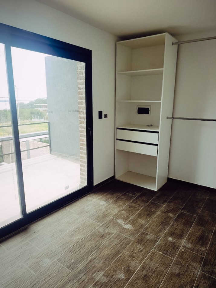 En venta imponente triplex con vista al rio zona Toma 