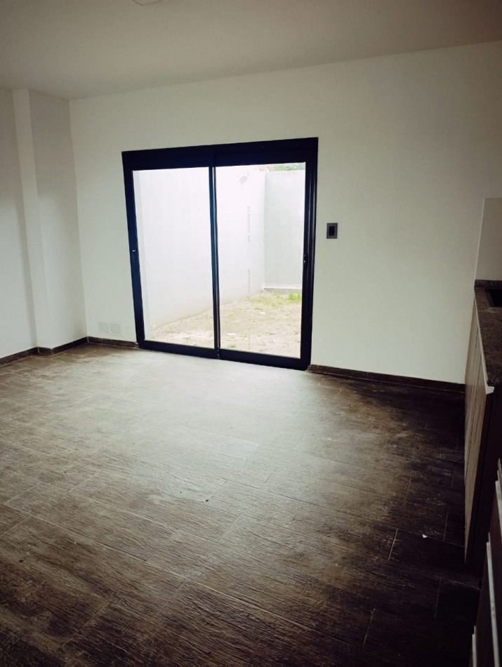 En venta imponente triplex con vista al rio zona Toma 