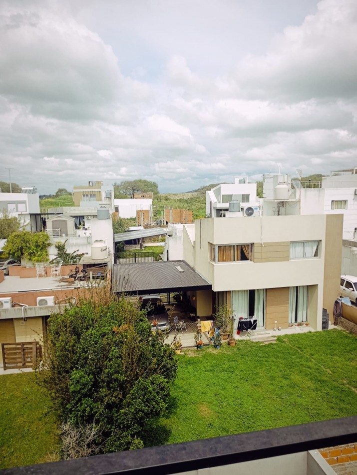 En venta imponente triplex con vista al rio zona Toma 