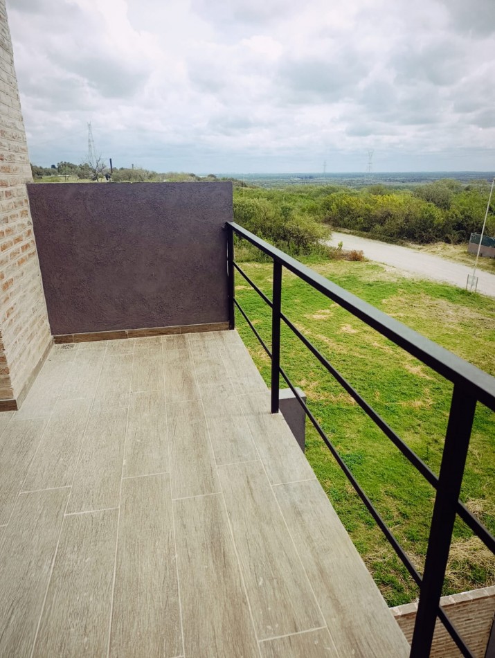 En venta imponente triplex con vista al rio zona Toma 
