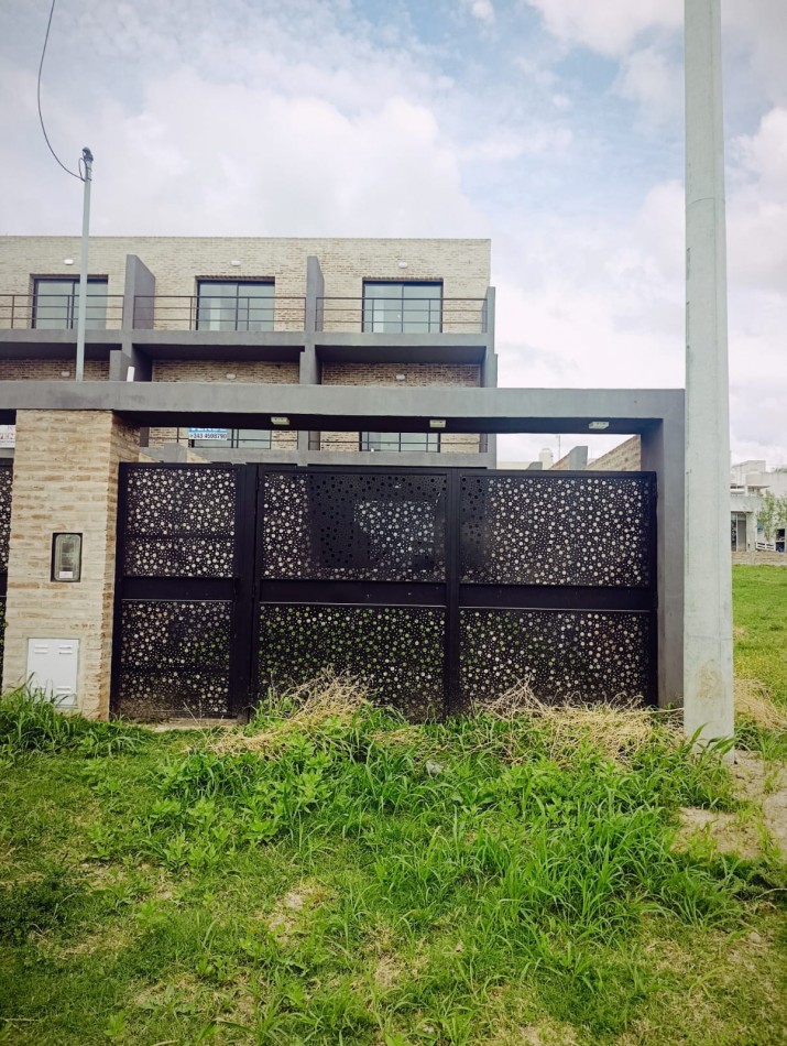En venta imponente triplex con vista al rio zona Toma 