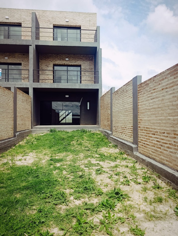 En venta imponente triplex con vista al rio zona Toma 