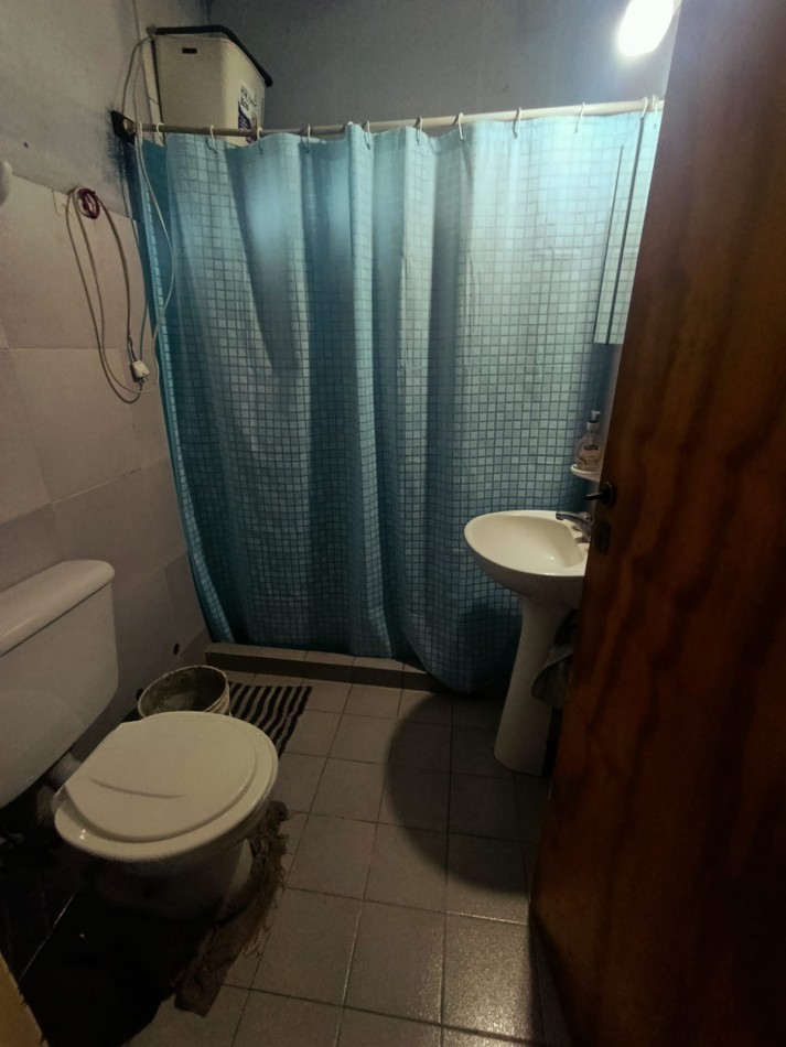 En venta casa en calle principal de Colonia Avellaneda con terreno 2 dormitorios 