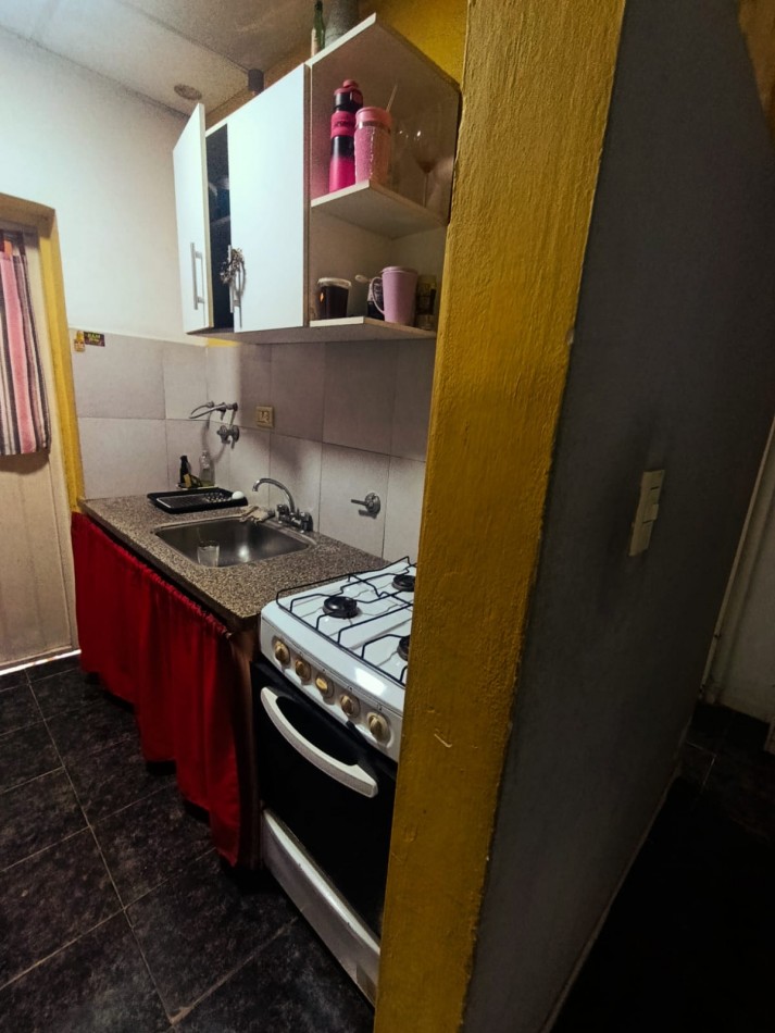 En venta casa en calle principal de Colonia Avellaneda con terreno 2 dormitorios 