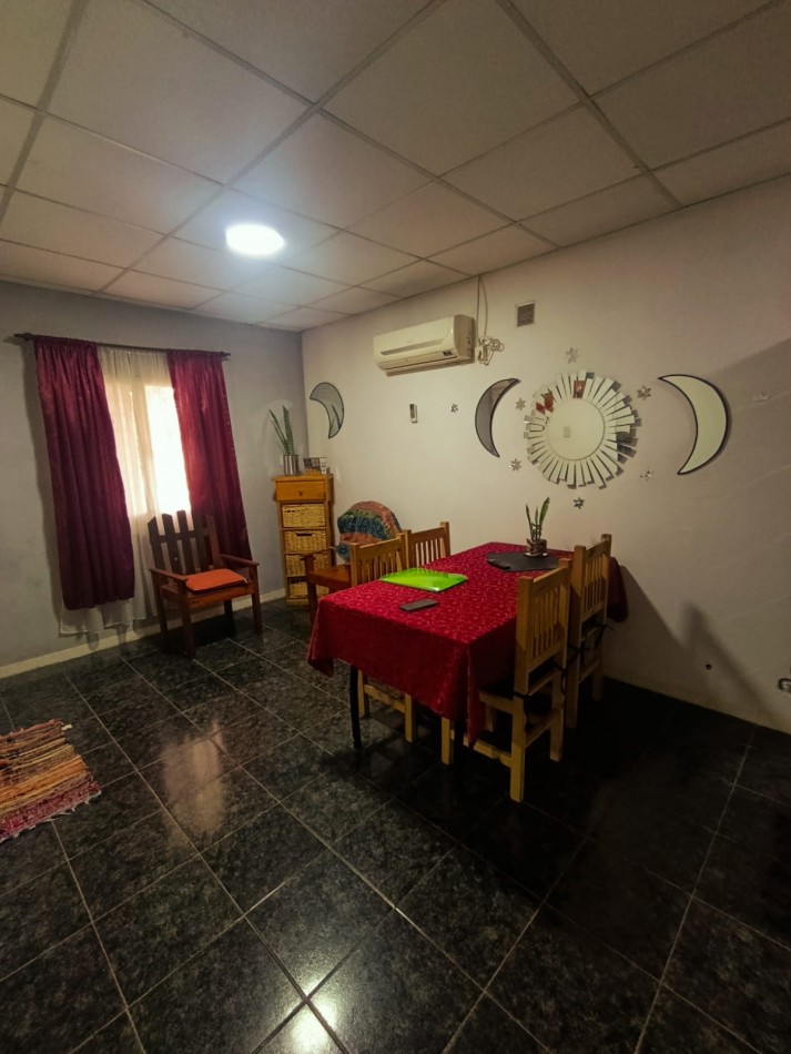 En venta casa en calle principal de Colonia Avellaneda con terreno 2 dormitorios 