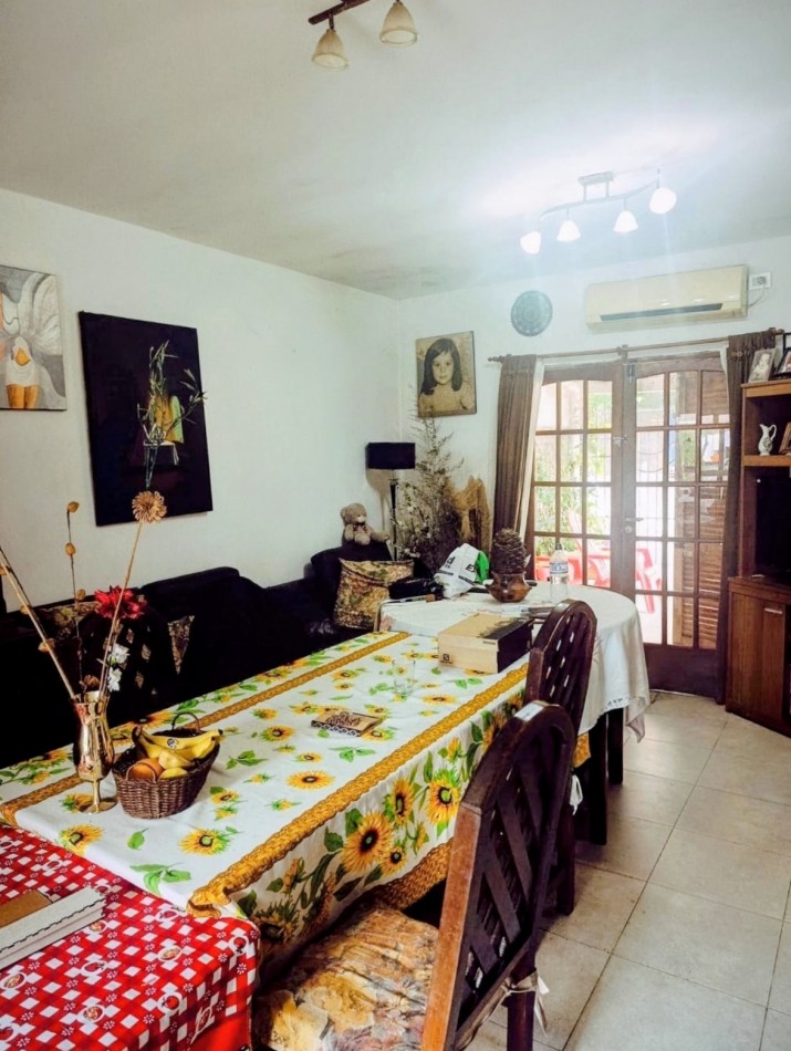 Se alquila casa 2 dormitorios con patio todos los servicios excelente ubicacion 