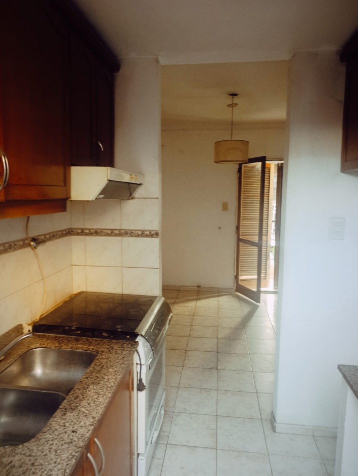 Se alquila departamento de 2 dormitorios centro 