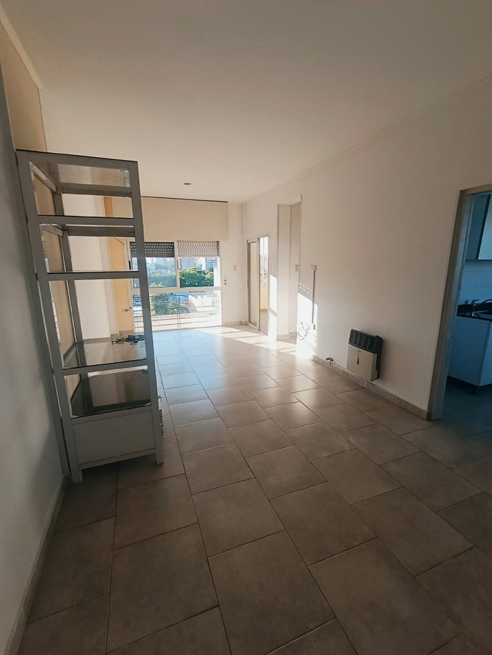 En venta hermoso y amplio semipiso zona centro 