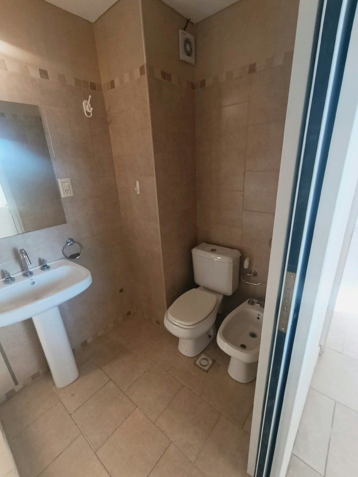 En venta hermoso y amplio semipiso zona centro 