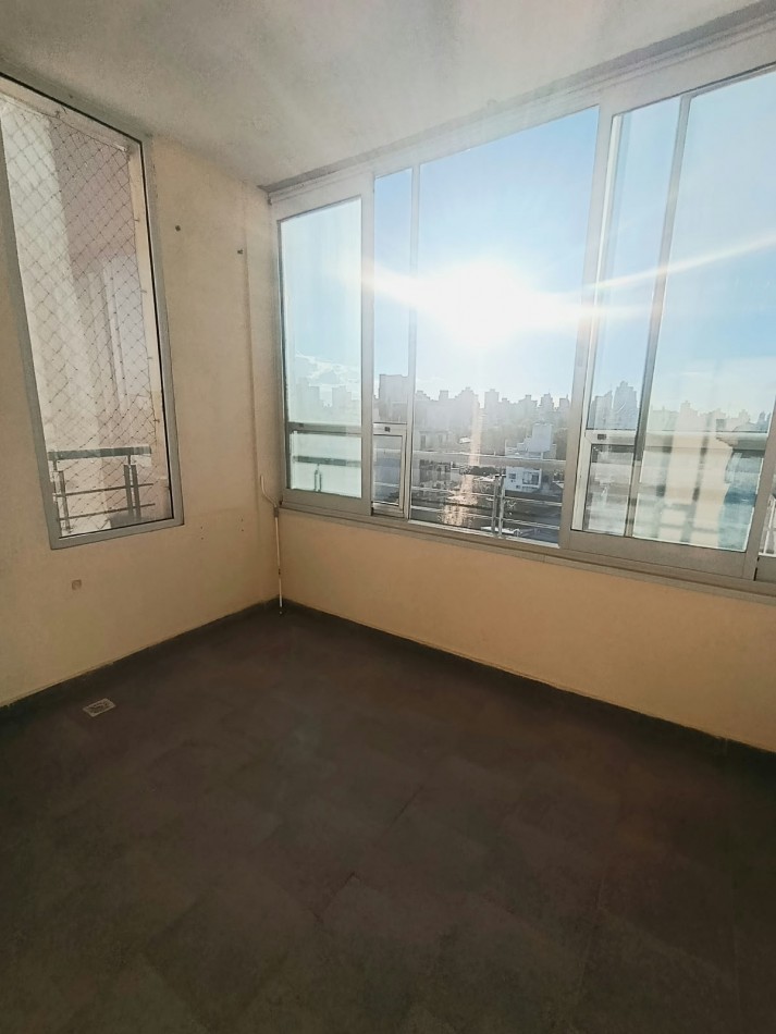 En venta hermoso y amplio semipiso zona centro 