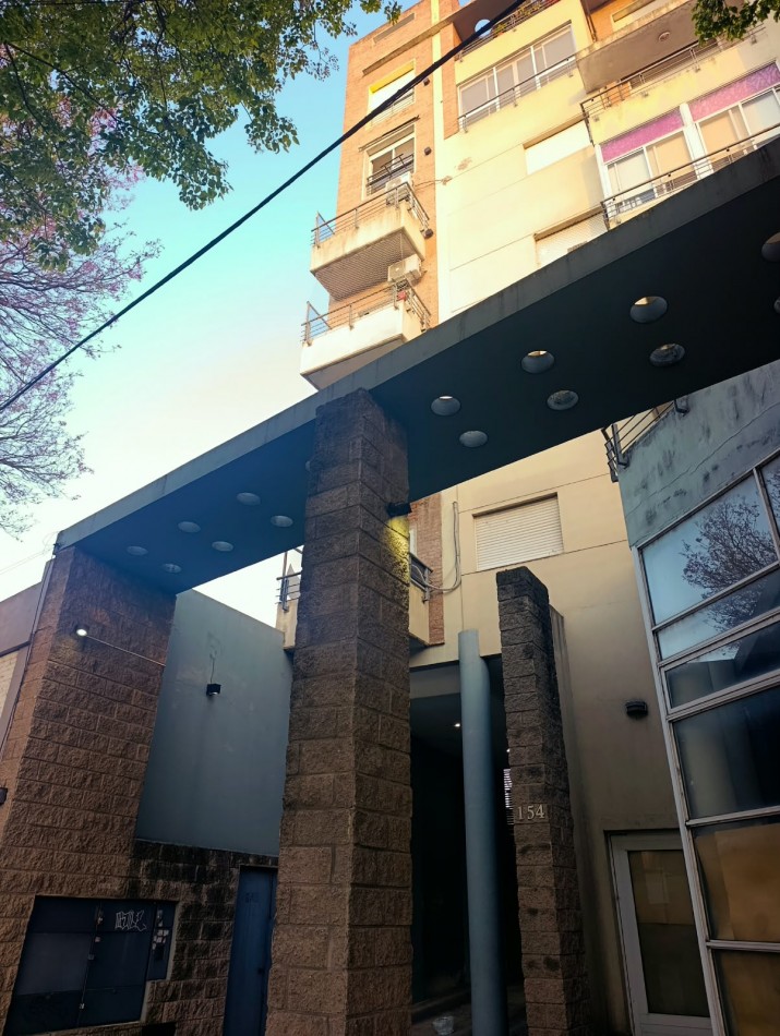 En venta hermoso y amplio semipiso zona centro 