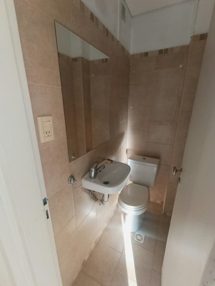 En venta hermoso y amplio semipiso zona centro 