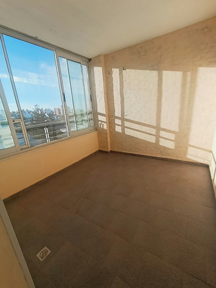 En venta hermoso y amplio semipiso zona centro 