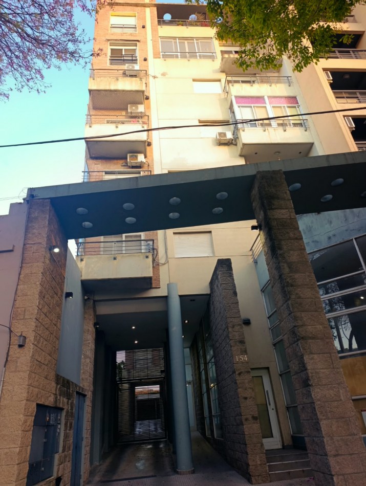 En venta hermoso y amplio semipiso zona centro 
