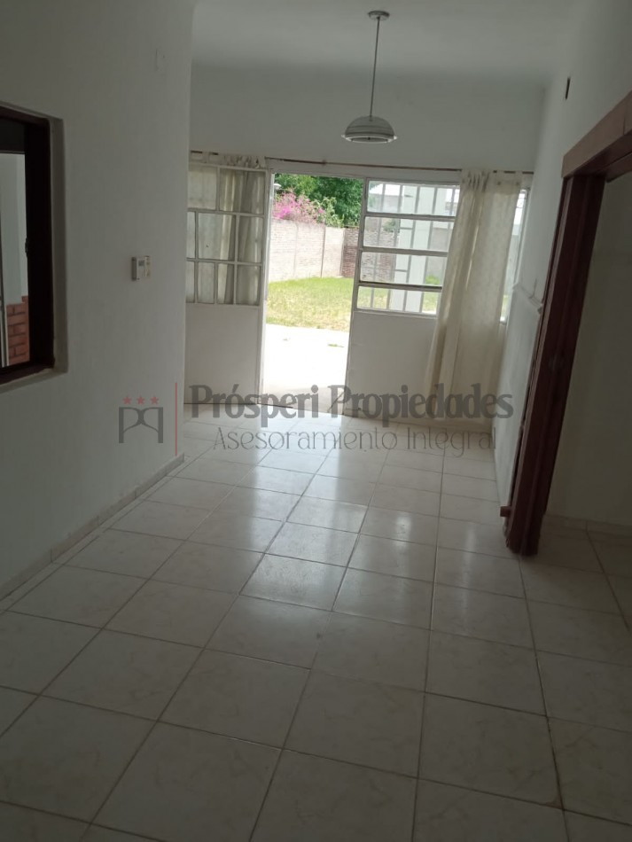 CASA APTA CREDITO SOBRE AVENIDA PRINCIPAL GRAN TERRENO EN VENTA !!!!!!!!