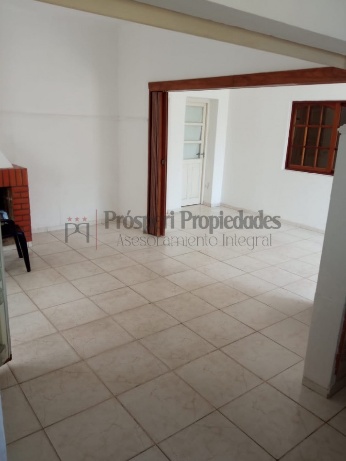 CASA APTA CREDITO SOBRE AVENIDA PRINCIPAL GRAN TERRENO EN VENTA !!!!!!!!