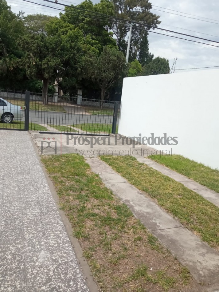 CASA APTA CREDITO SOBRE AVENIDA PRINCIPAL GRAN TERRENO EN VENTA !!!!!!!!