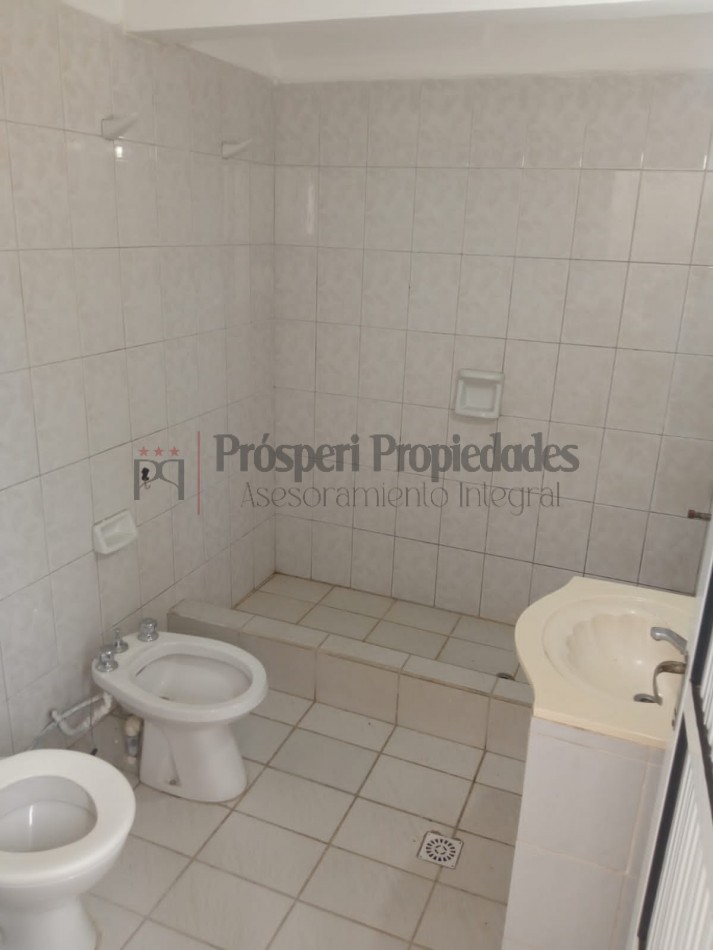 CASA APTA CREDITO SOBRE AVENIDA PRINCIPAL GRAN TERRENO EN VENTA !!!!!!!!