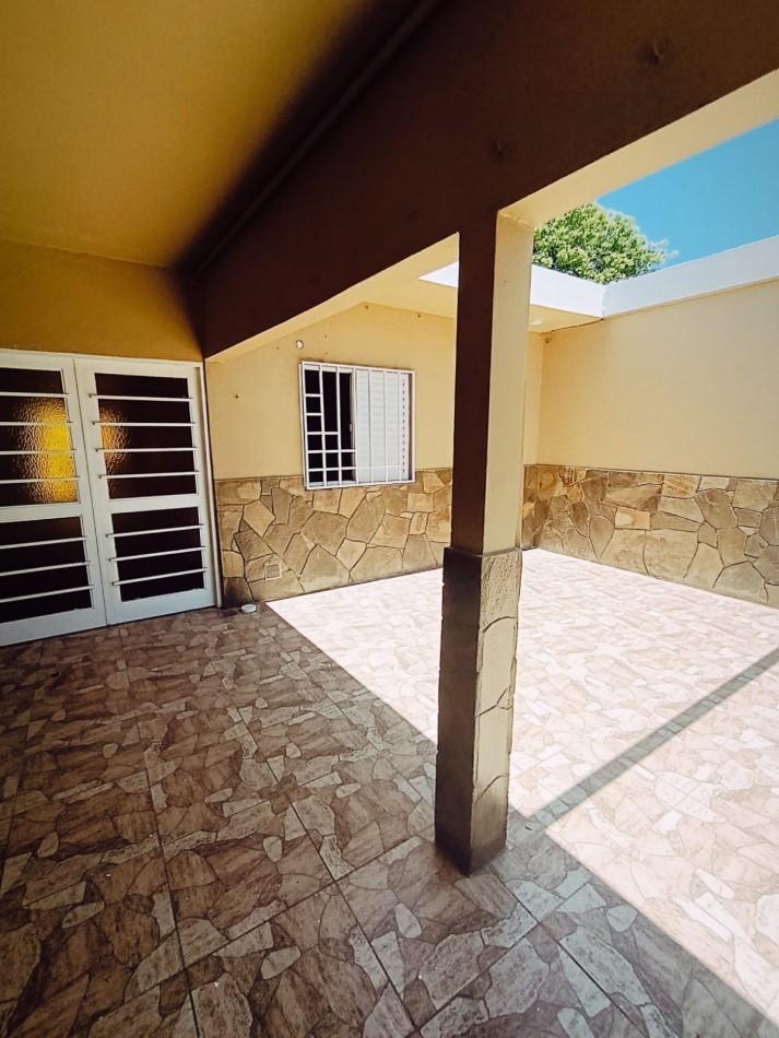 Amplia casa en alquiler. Perfecto Estado.