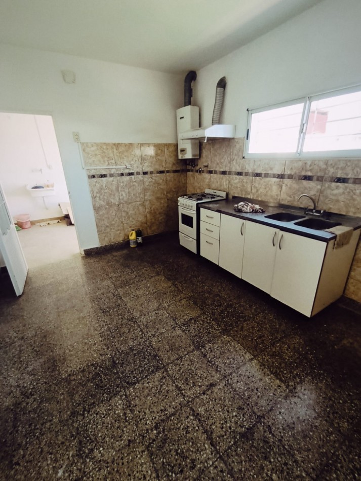 Amplia casa en alquiler. Perfecto Estado.