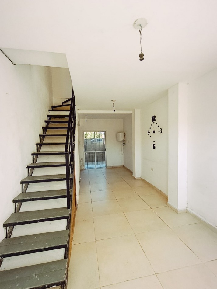 Duplex en Venta Crisologo  Larralde y Garrigo 