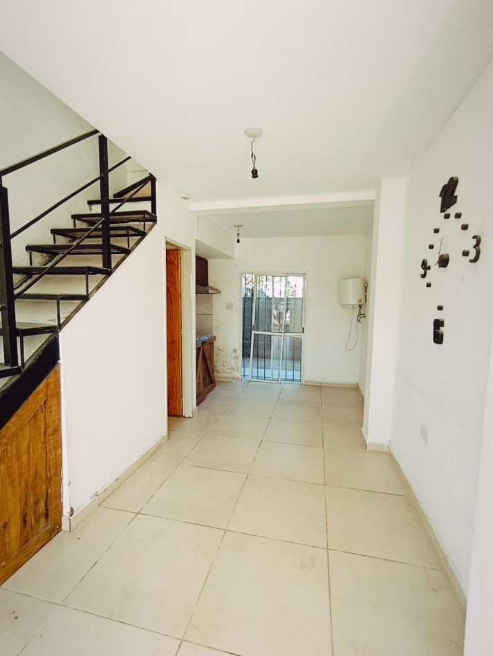 Duplex en Venta Crisologo  Larralde y Garrigo 